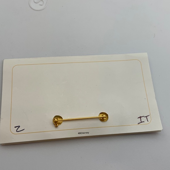 Disney Magic Kingdom Castle Disney's Keys to the Kingdom Gold Tone Key Lapel Pin - Picture 6 of 11